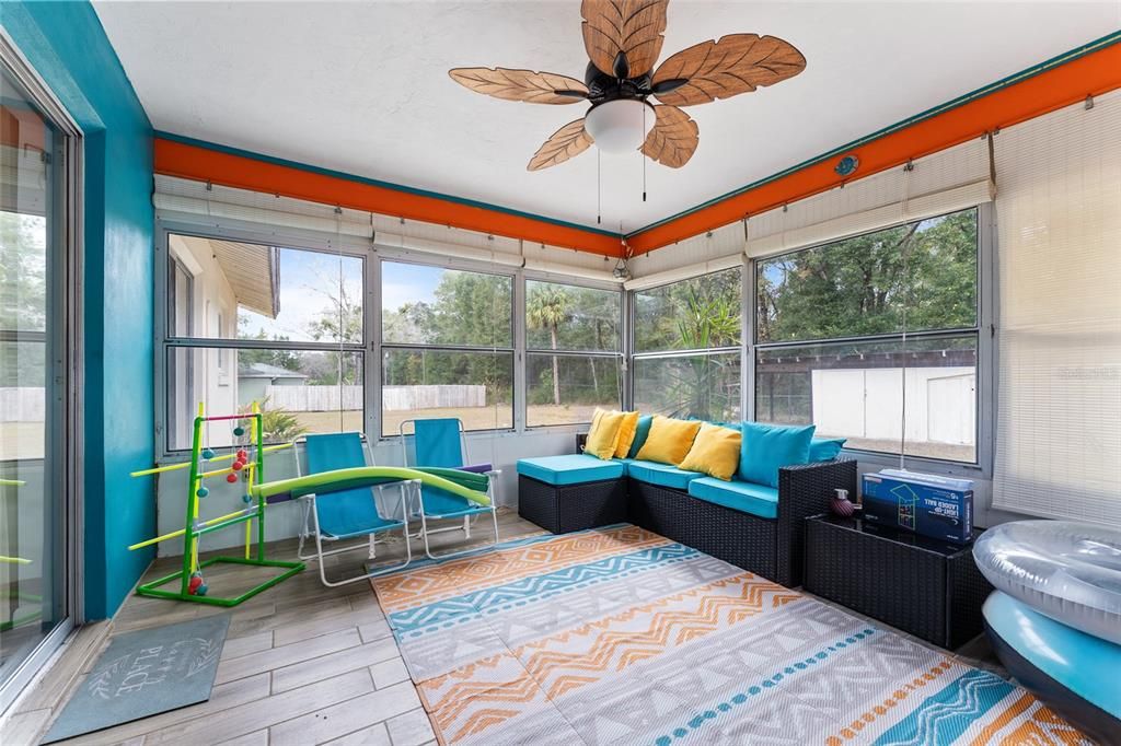 待售: $325,000 (2 贝兹, 2 浴室, 1249 平方英尺)