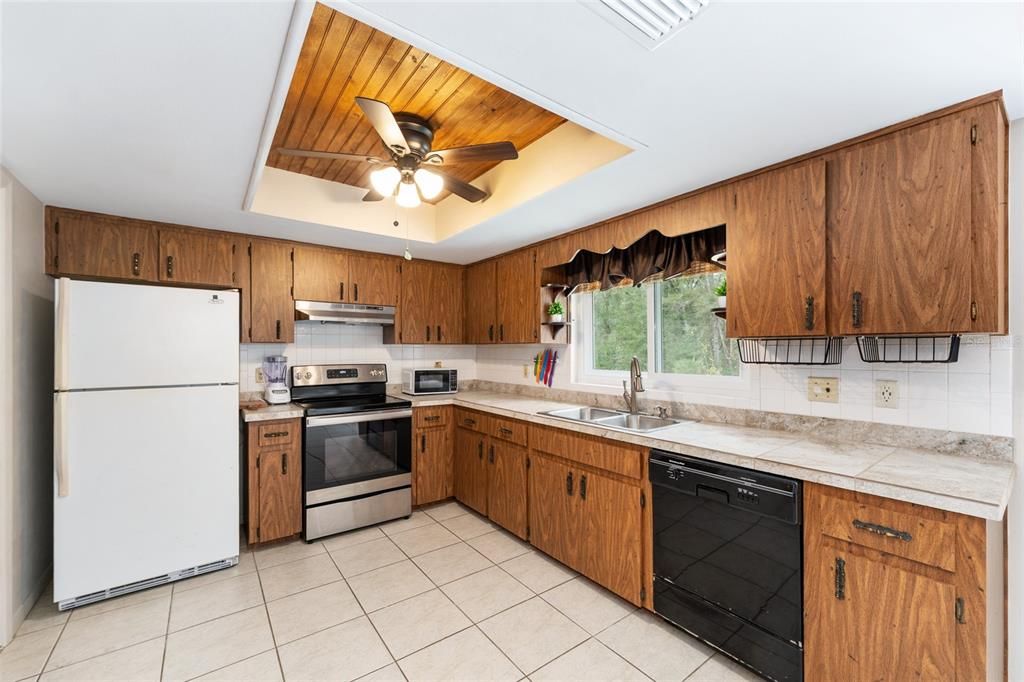 待售: $325,000 (2 贝兹, 2 浴室, 1249 平方英尺)