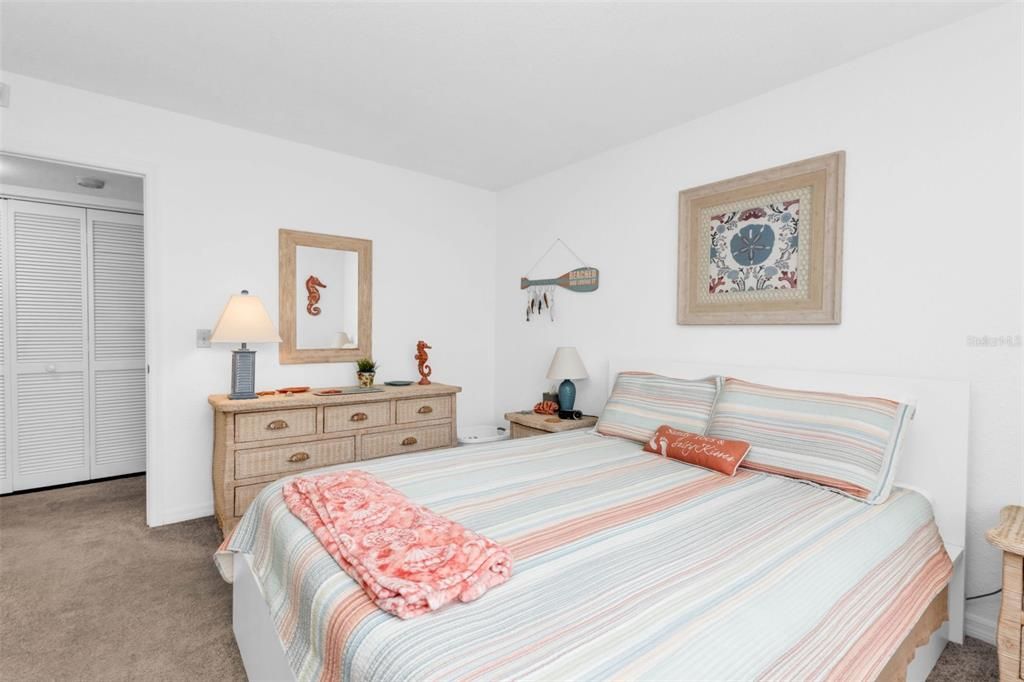 待售: $125,000 (2 贝兹, 2 浴室, 1153 平方英尺)