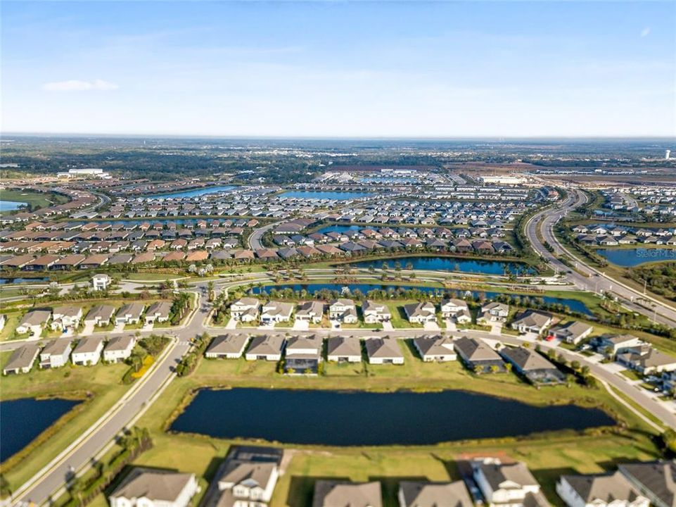 En Venta: $930,000 (4 camas, 3 baños, 2702 Pies cuadrados)