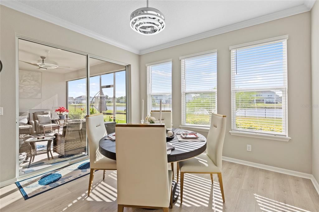 En Venta: $930,000 (4 camas, 3 baños, 2702 Pies cuadrados)