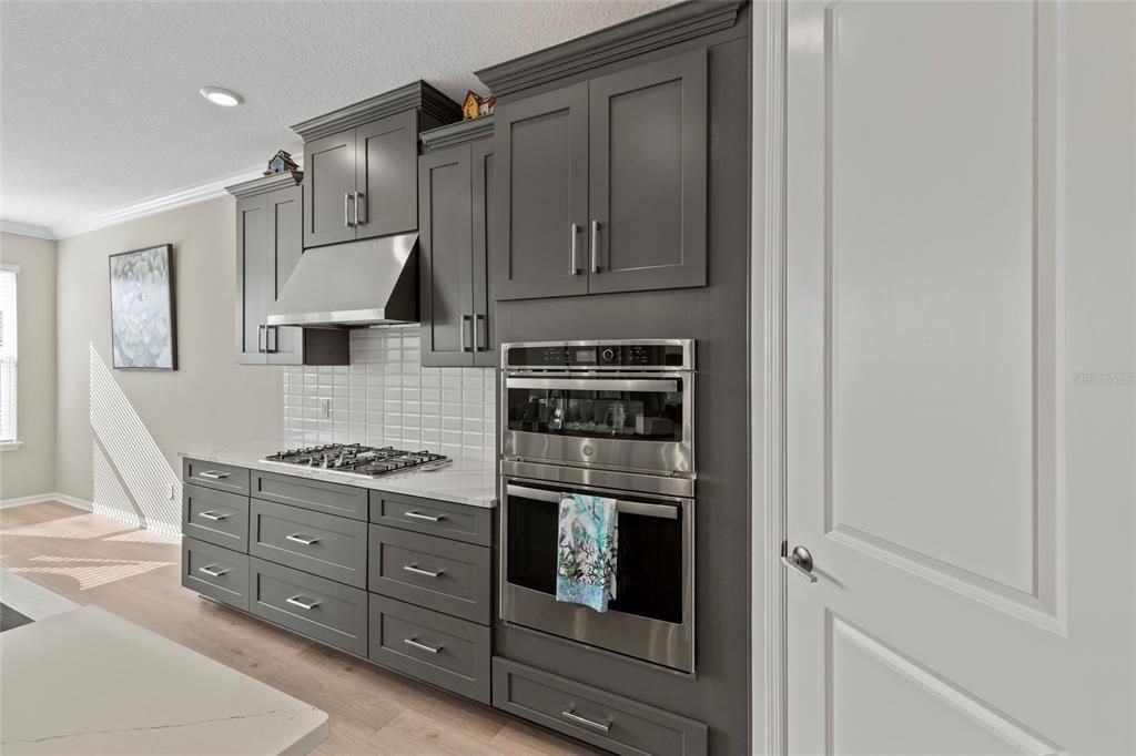 En Venta: $930,000 (4 camas, 3 baños, 2702 Pies cuadrados)