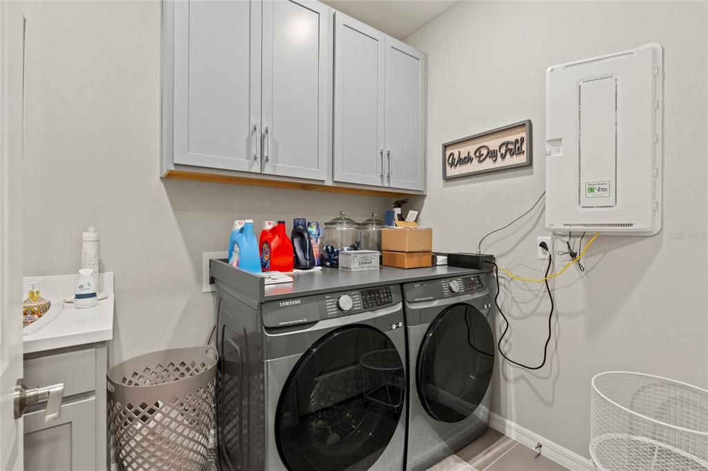 En Venta: $930,000 (4 camas, 3 baños, 2702 Pies cuadrados)