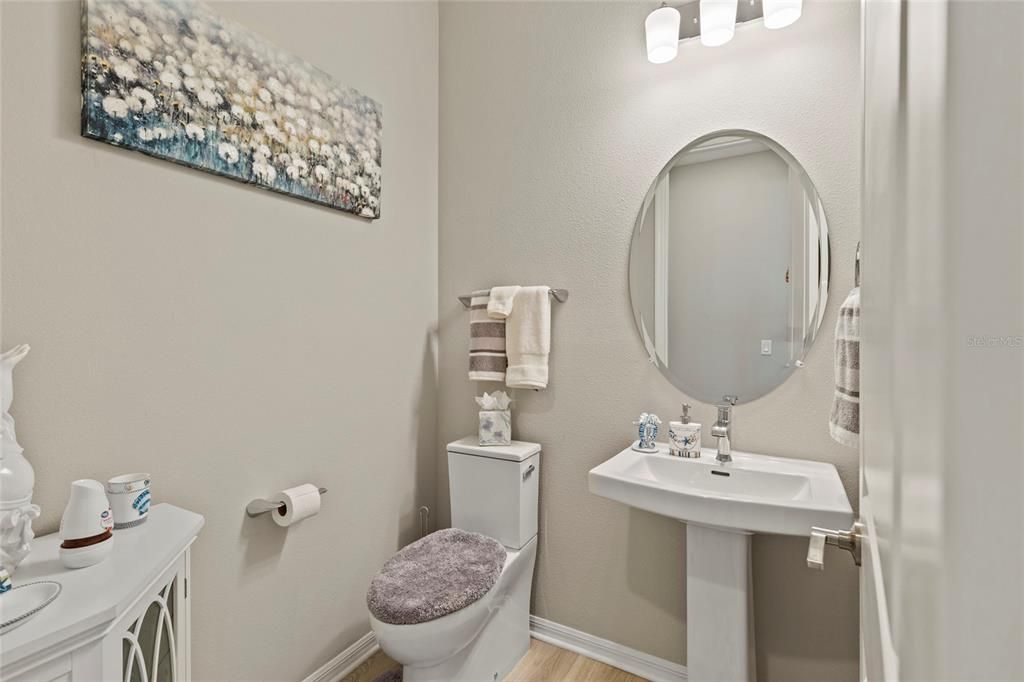 En Venta: $930,000 (4 camas, 3 baños, 2702 Pies cuadrados)