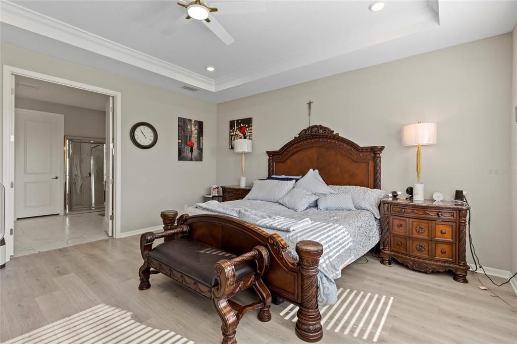 En Venta: $930,000 (4 camas, 3 baños, 2702 Pies cuadrados)