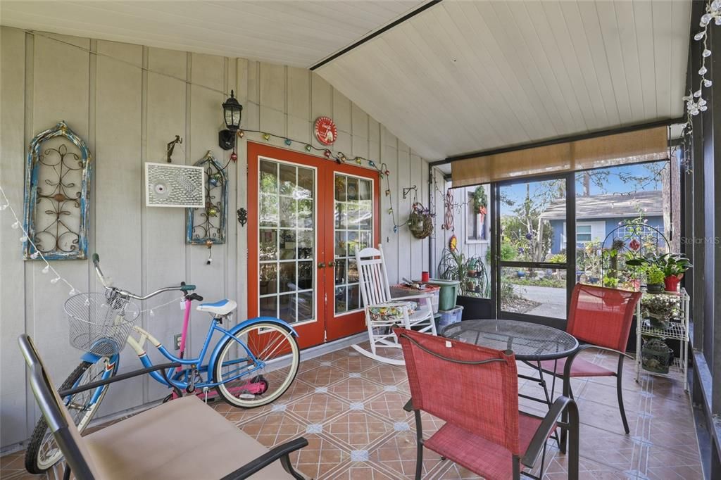 待售: $189,900 (2 贝兹, 2 浴室, 912 平方英尺)