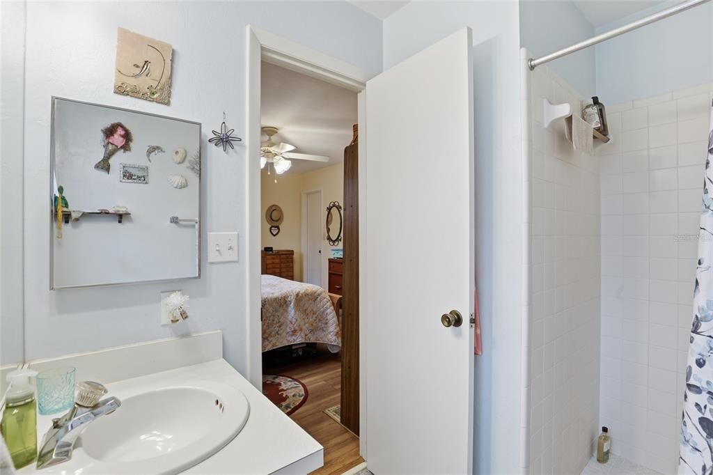 待售: $189,900 (2 贝兹, 2 浴室, 912 平方英尺)