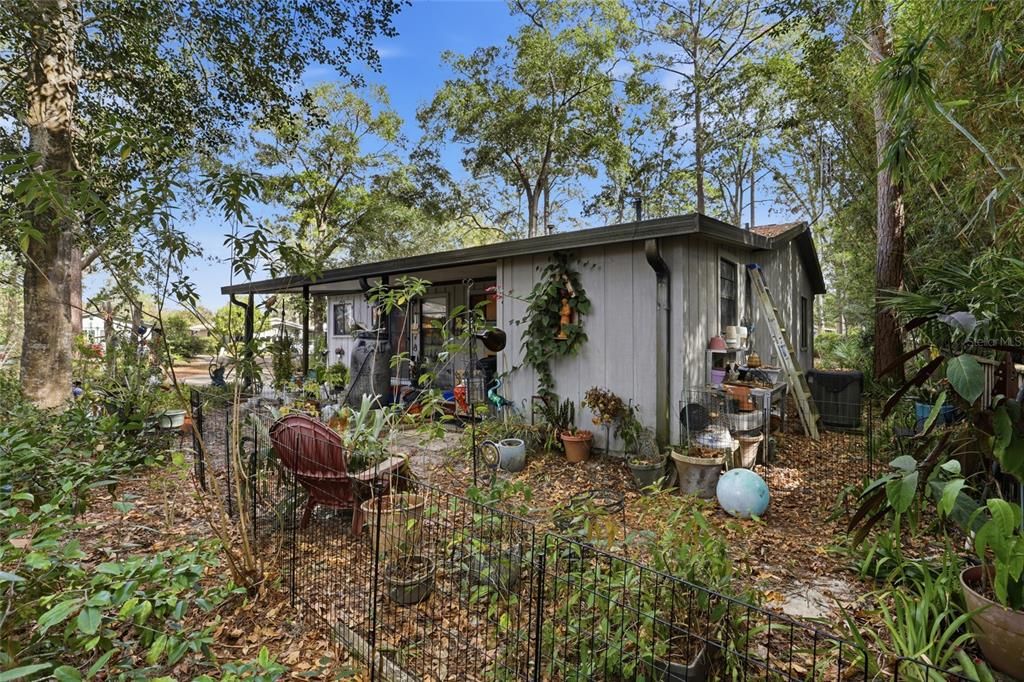 待售: $189,900 (2 贝兹, 2 浴室, 912 平方英尺)