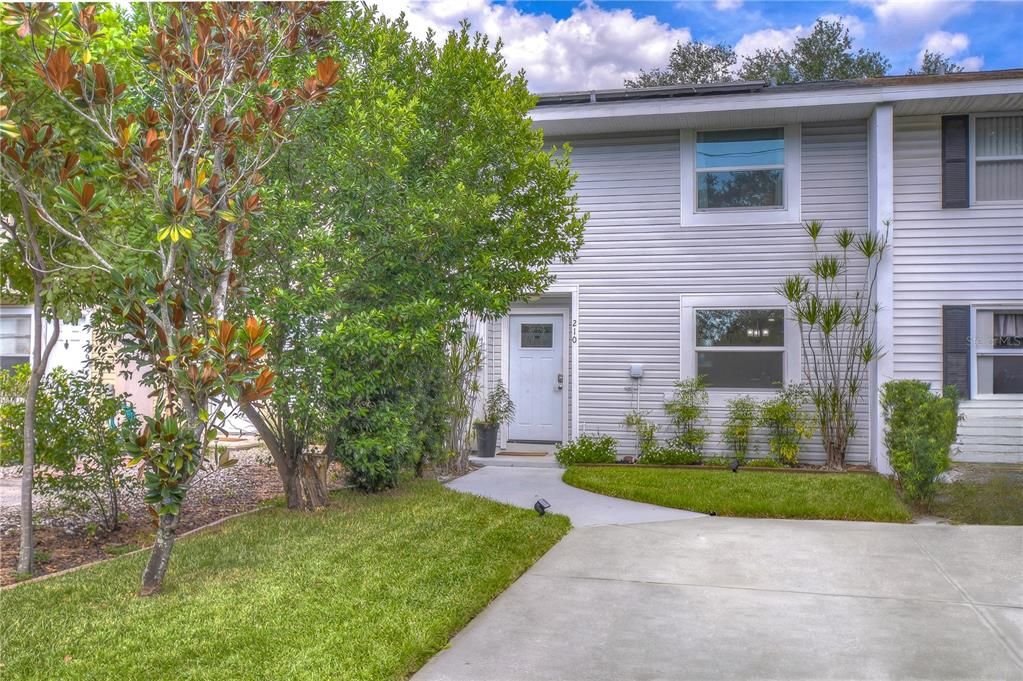 For Sale: $425,000 (3 beds, 2 baths, 1310 Square Feet)