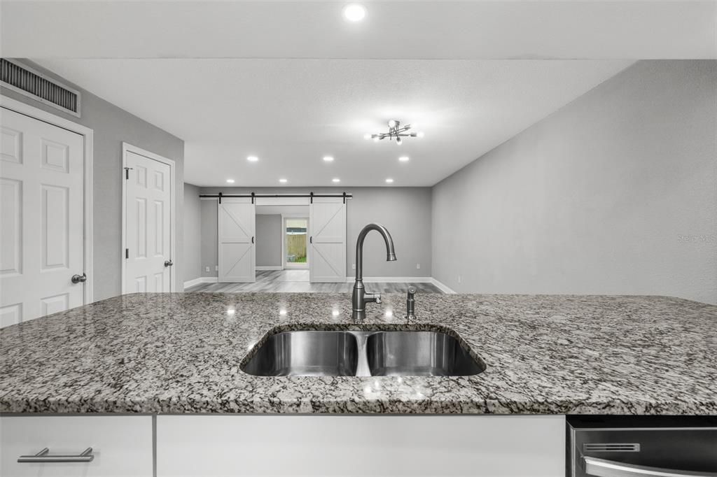 For Sale: $425,000 (3 beds, 2 baths, 1310 Square Feet)