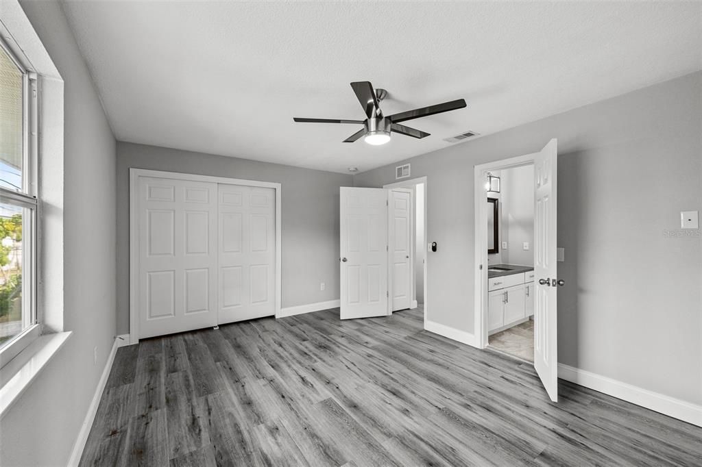 For Sale: $425,000 (3 beds, 2 baths, 1310 Square Feet)