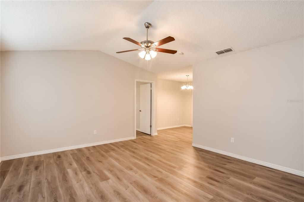 For Rent: $1,930 (3 beds, 2 baths, 1194 Square Feet)