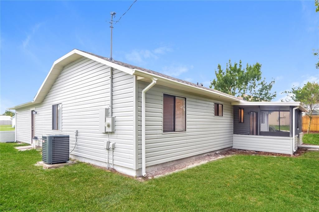 For Rent: $1,930 (3 beds, 2 baths, 1194 Square Feet)