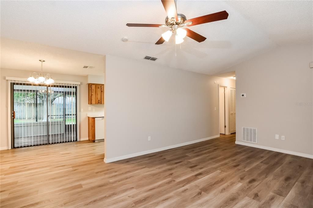For Rent: $1,930 (3 beds, 2 baths, 1194 Square Feet)