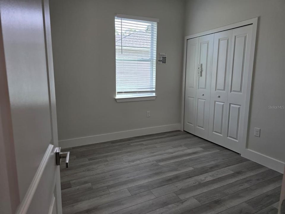 На продажу: $379,900 (4 спален, 2 ванн, 1695 Квадратных фут)