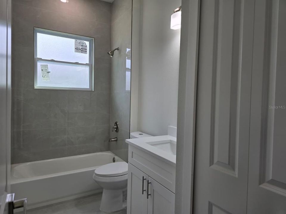 На продажу: $379,900 (4 спален, 2 ванн, 1695 Квадратных фут)