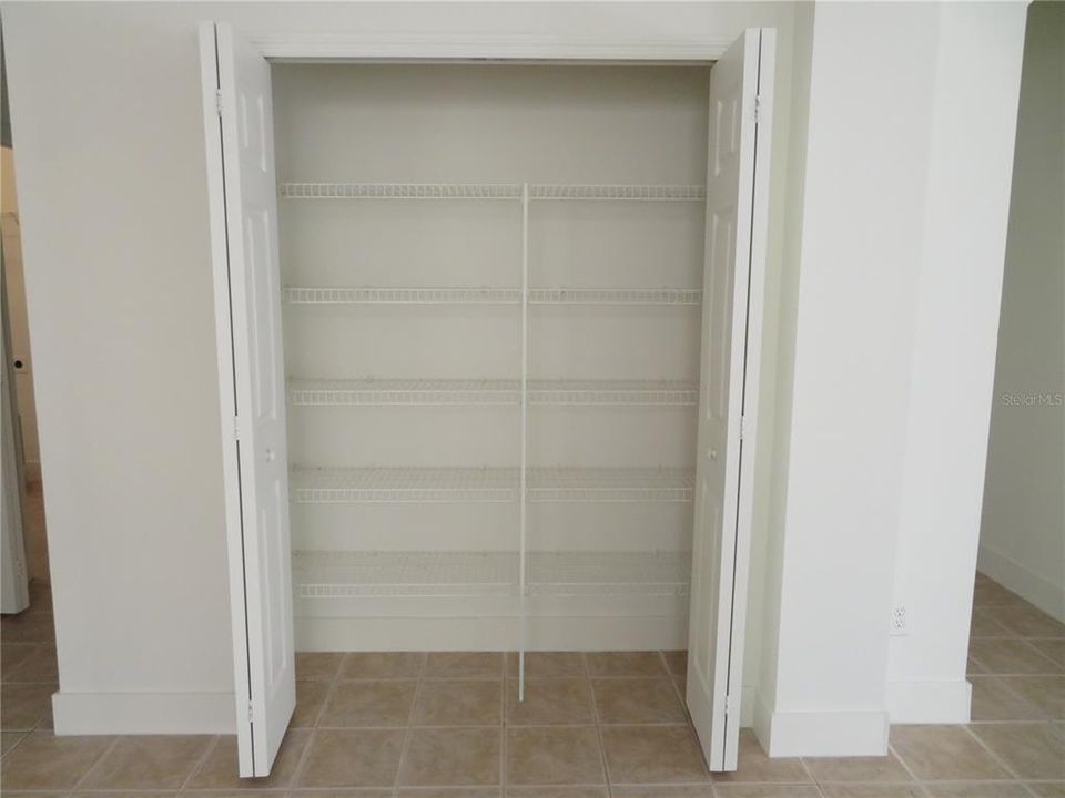 出租: $2,895 (4 贝兹, 3 浴室, 2359 平方英尺)