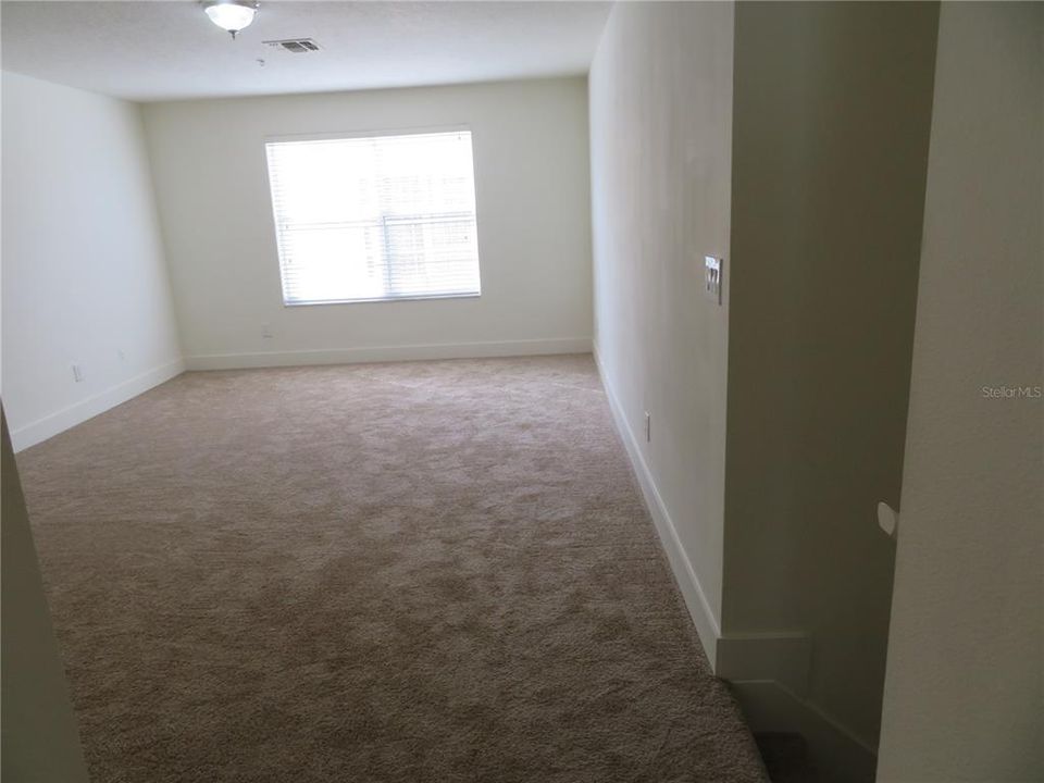 出租: $2,895 (4 贝兹, 3 浴室, 2359 平方英尺)