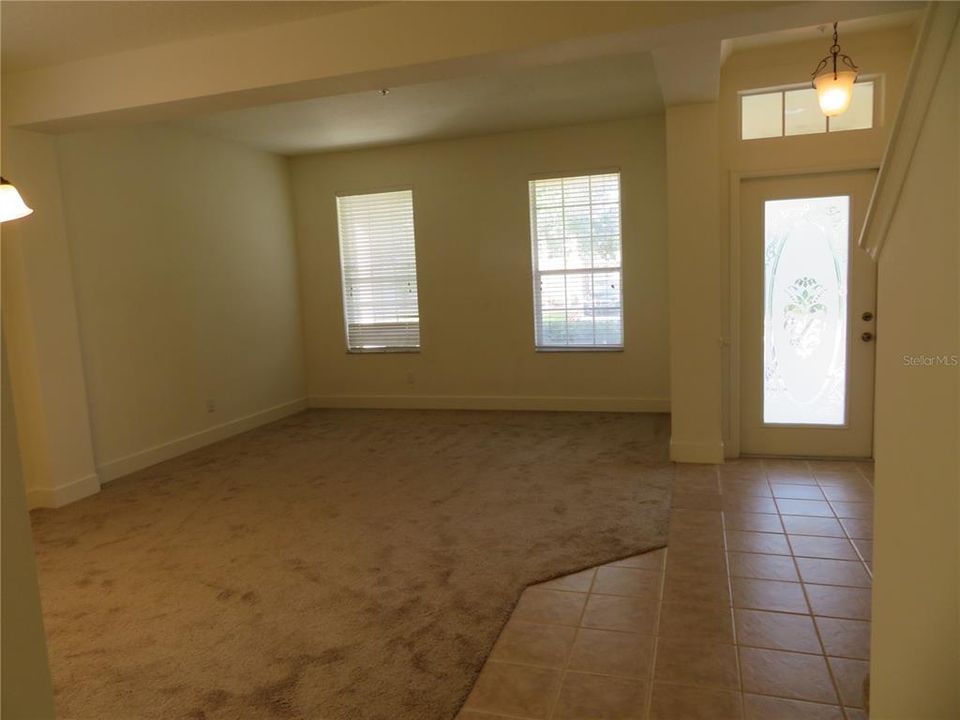 出租: $2,895 (4 贝兹, 3 浴室, 2359 平方英尺)