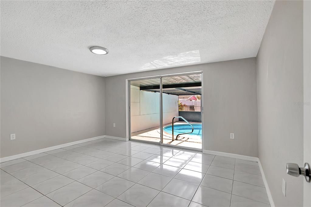 待售: $299,900 (4 贝兹, 2 浴室, 1772 平方英尺)