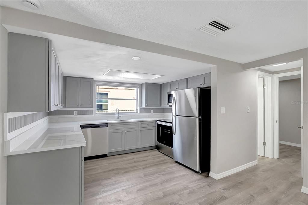 待售: $299,900 (4 贝兹, 2 浴室, 1772 平方英尺)