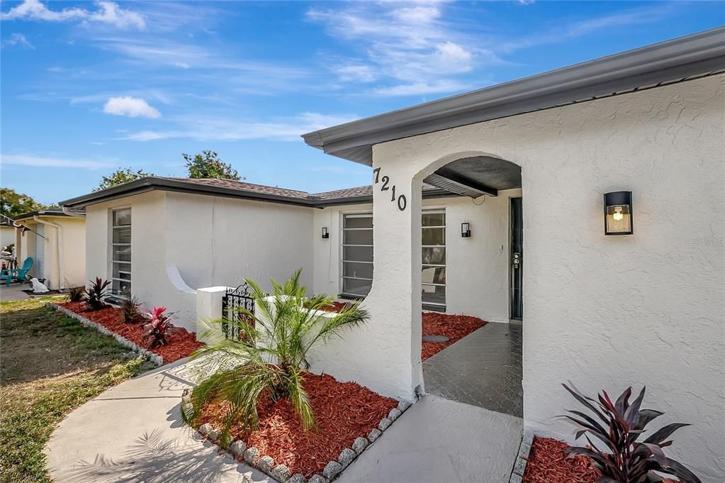 待售: $299,900 (4 贝兹, 2 浴室, 1772 平方英尺)