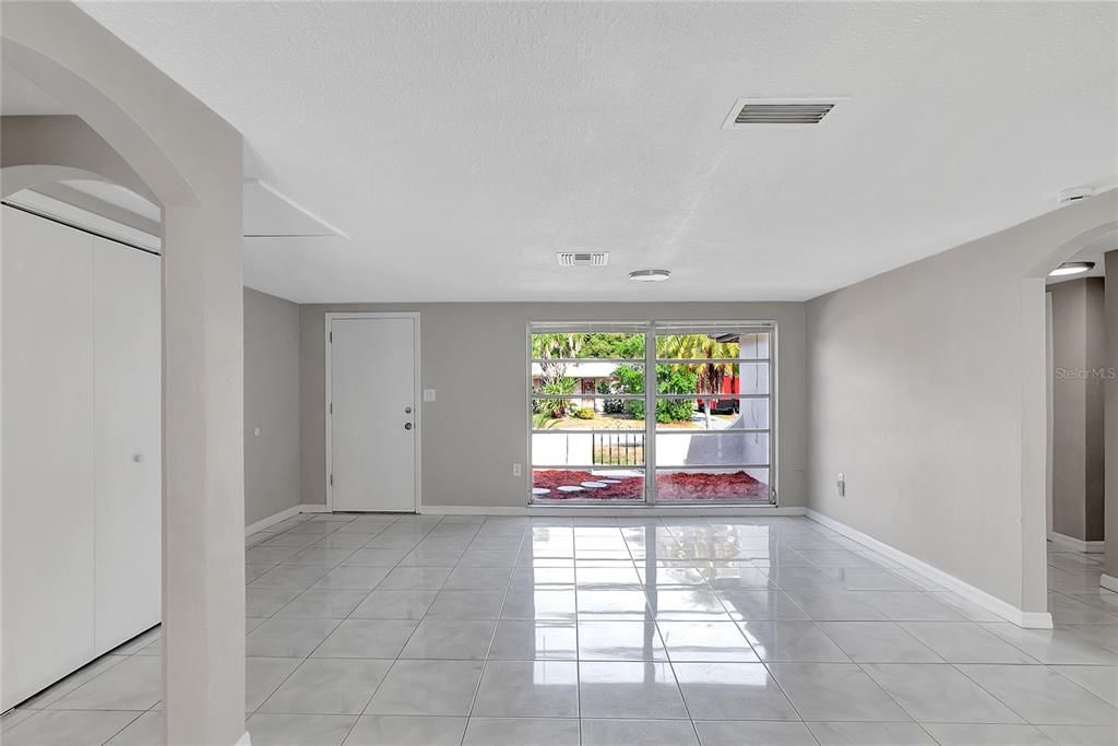 待售: $299,900 (4 贝兹, 2 浴室, 1772 平方英尺)