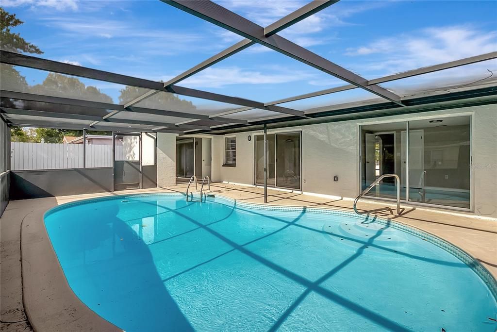 待售: $299,900 (4 贝兹, 2 浴室, 1772 平方英尺)