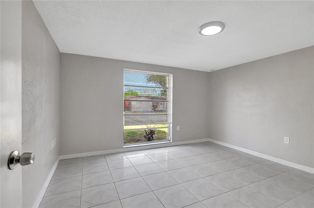 待售: $299,900 (4 贝兹, 2 浴室, 1772 平方英尺)