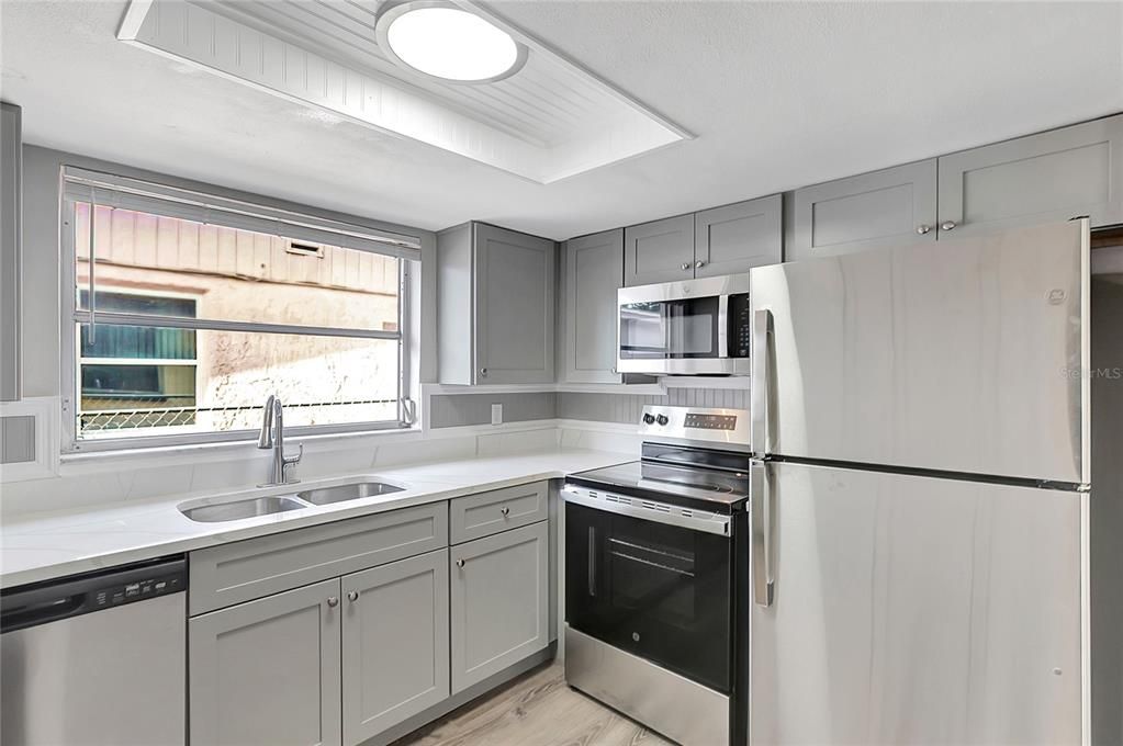 待售: $299,900 (4 贝兹, 2 浴室, 1772 平方英尺)