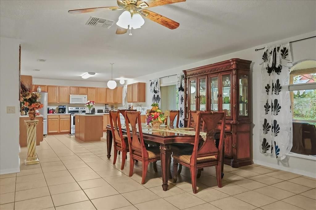 На продажу: $505,995 (4 спален, 3 ванн, 3009 Квадратных фут)