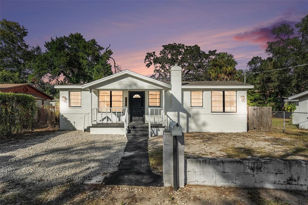 待售: $279,000 (3 贝兹, 1 浴室, 1084 平方英尺)