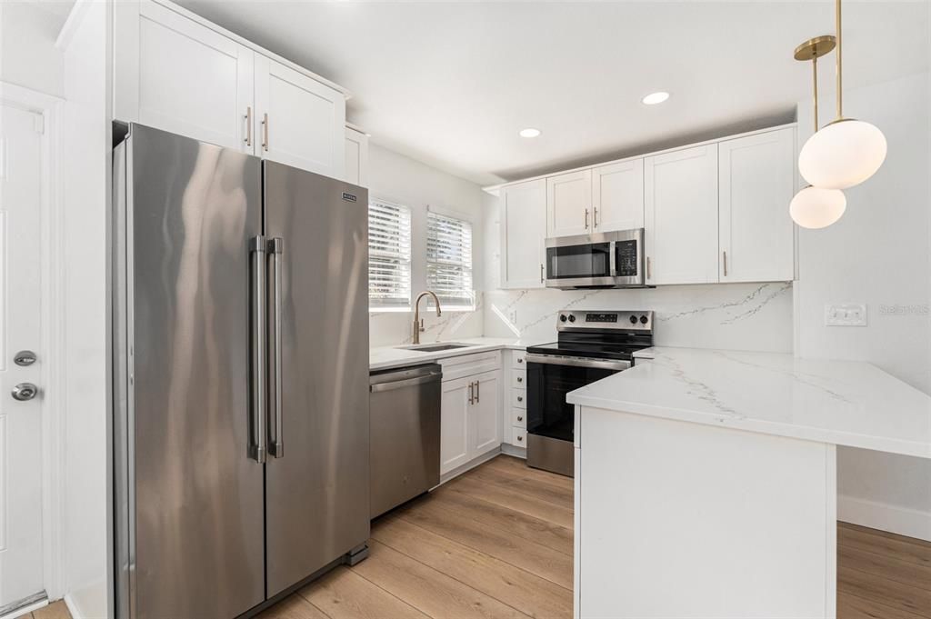 待售: $279,000 (3 贝兹, 1 浴室, 1084 平方英尺)