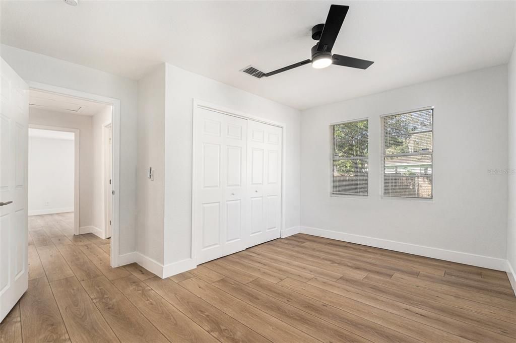 待售: $279,000 (3 贝兹, 1 浴室, 1084 平方英尺)