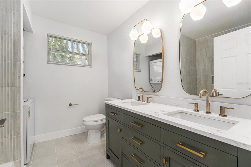 待售: $279,000 (3 贝兹, 1 浴室, 1084 平方英尺)