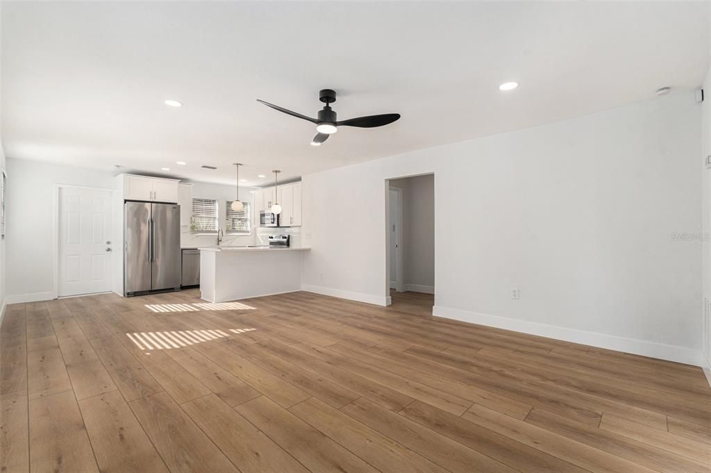 待售: $279,000 (3 贝兹, 1 浴室, 1084 平方英尺)