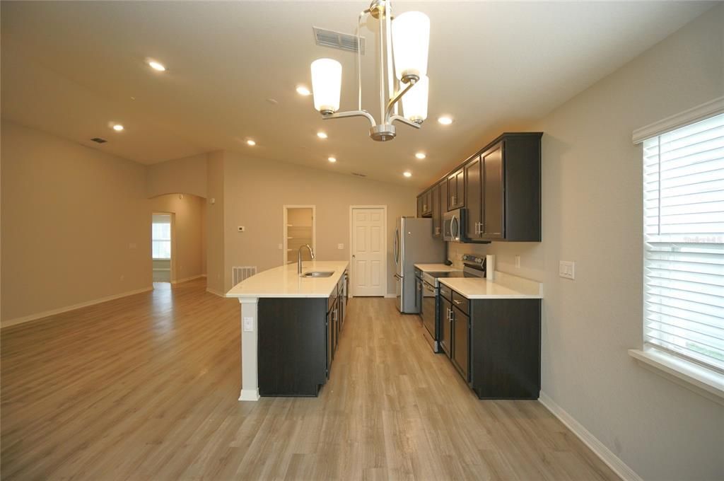 En Renta: $2,750 (4 camas, 2 baños, 1710 Pies cuadrados)