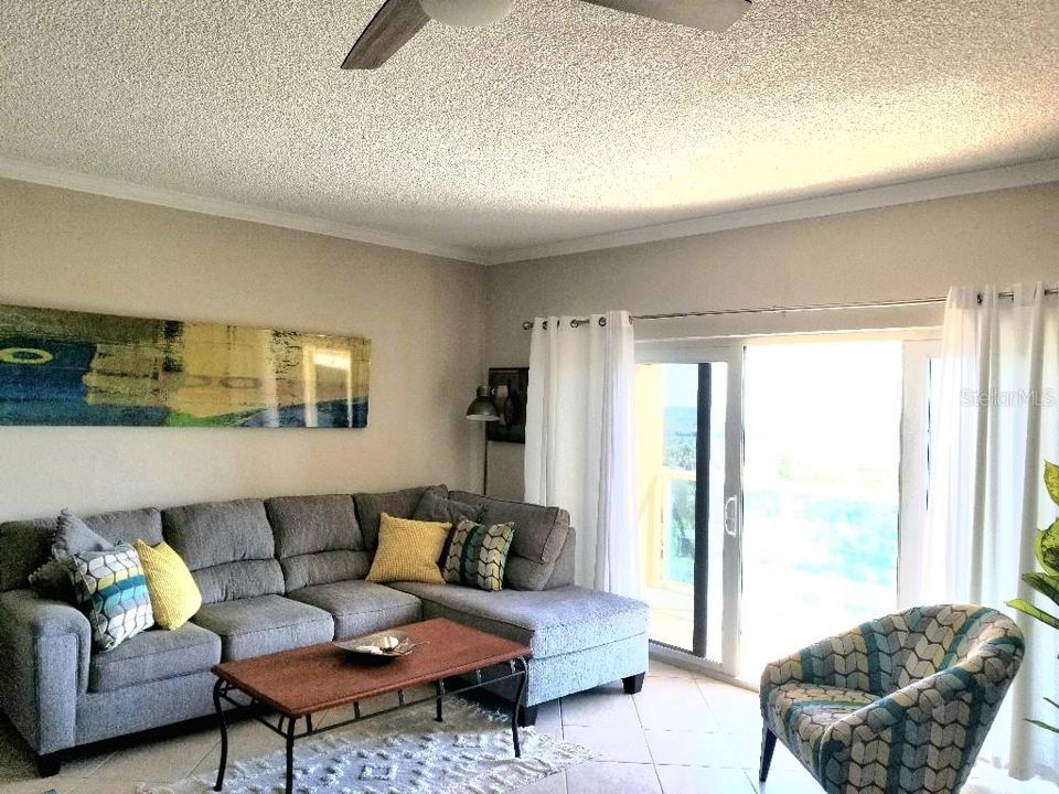 En Venta: $399,000 (2 camas, 1 baños, 1090 Pies cuadrados)