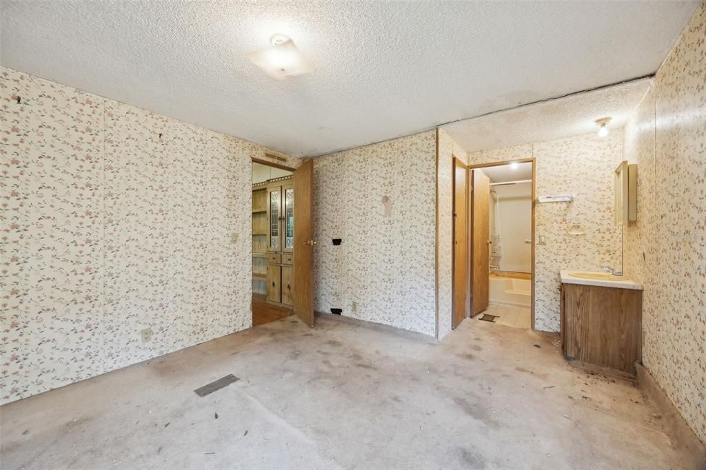 待售: $110,000 (3 贝兹, 2 浴室, 1186 平方英尺)