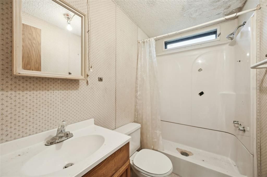 待售: $110,000 (3 贝兹, 2 浴室, 1186 平方英尺)