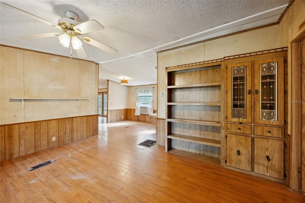 待售: $110,000 (3 贝兹, 2 浴室, 1186 平方英尺)