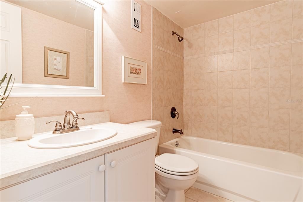 En Venta: $499,000 (2 camas, 2 baños, 912 Pies cuadrados)