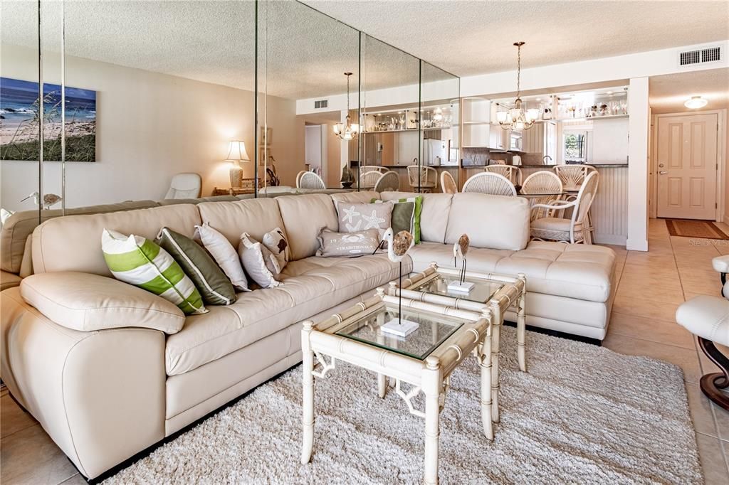 En Venta: $499,000 (2 camas, 2 baños, 912 Pies cuadrados)