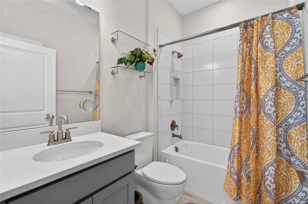 For Sale: $375,000 (3 beds, 2 baths, 1723 Square Feet)