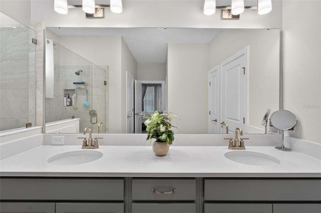 For Sale: $375,000 (3 beds, 2 baths, 1723 Square Feet)