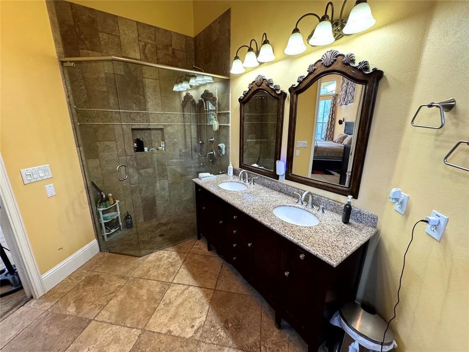 For Sale: $814,000 (4 beds, 3 baths, 3517 Square Feet)