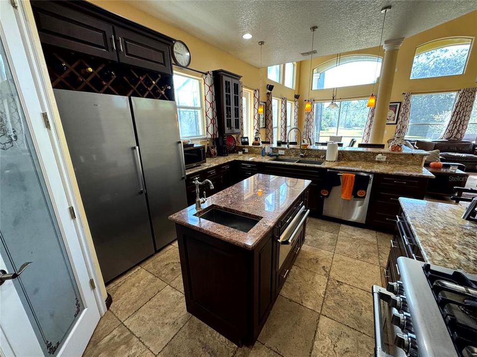 For Sale: $814,000 (4 beds, 3 baths, 3517 Square Feet)