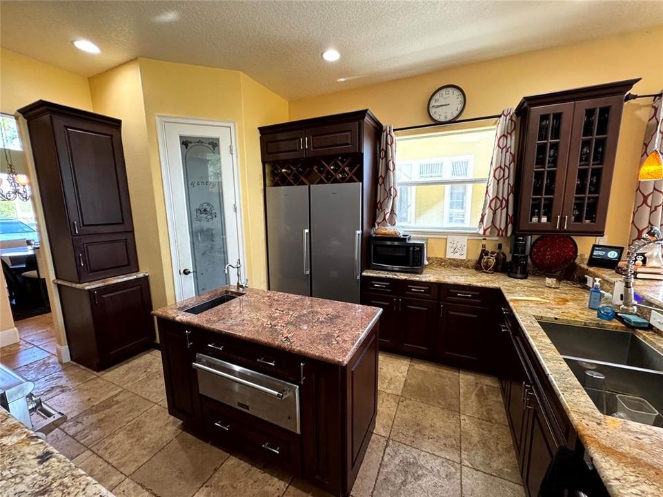 For Sale: $814,000 (4 beds, 3 baths, 3517 Square Feet)