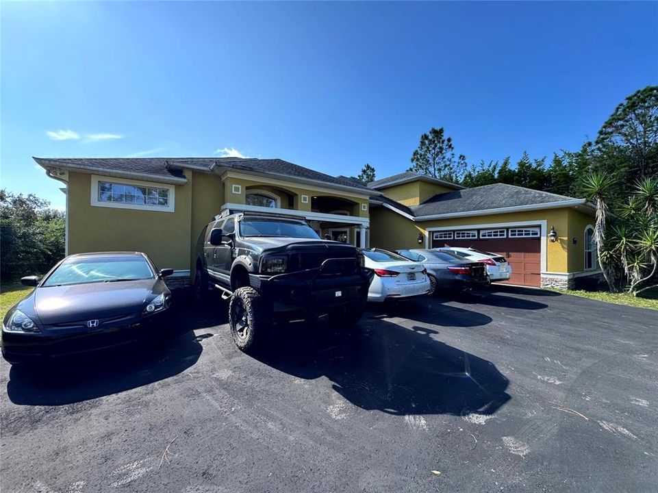 For Sale: $814,000 (4 beds, 3 baths, 3517 Square Feet)