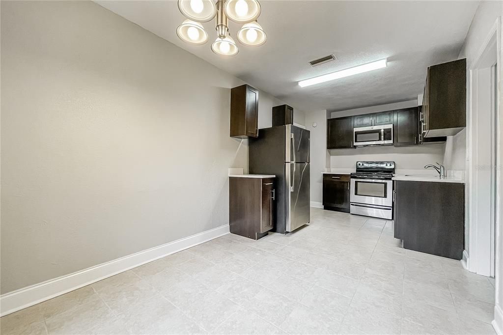 出租: $1,865 (3 贝兹, 1 浴室, 1191 平方英尺)